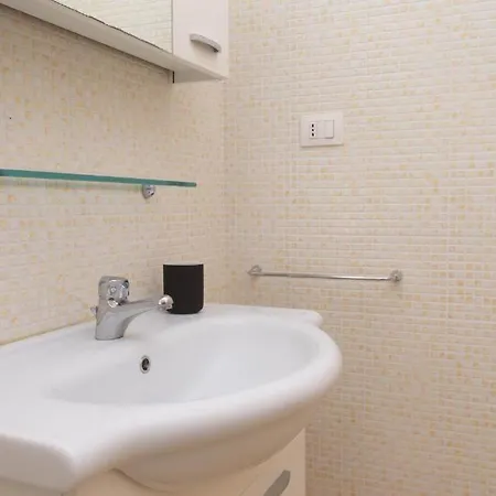 דירה N032 - Numana, Trilocale Con Terrazzo Vicino Al Centro *