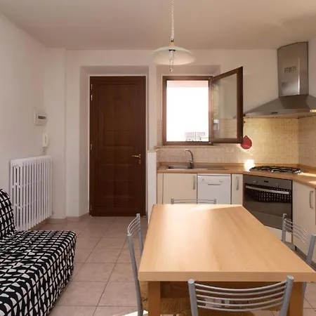 N032 - Numana, Trilocale Con Terrazzo Vicino Al Centro דירה