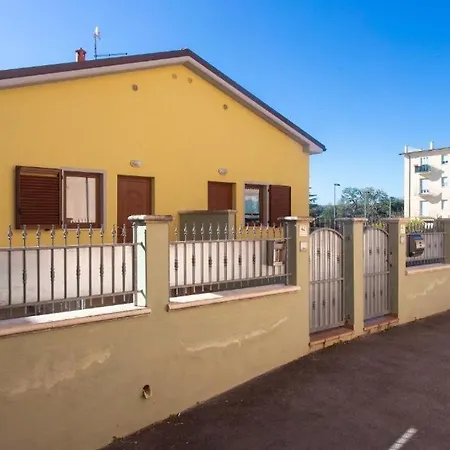 N032 - Numana, Trilocale Con Terrazzo Vicino Al Centro * نومانا