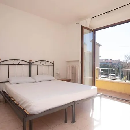 N032 - Numana, Trilocale Con Terrazzo Vicino Al Centro نومانا