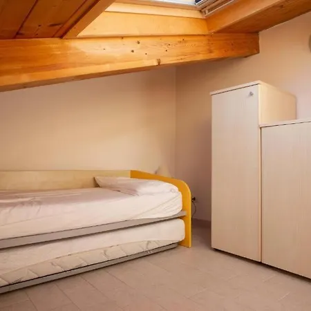 N032 - Numana, Trilocale Con Terrazzo Vicino Al Centro *