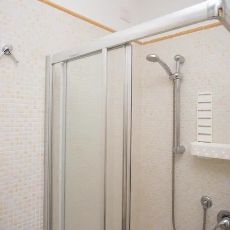 شقة N032 - Numana, Trilocale Con Terrazzo Vicino Al Centro نومانا