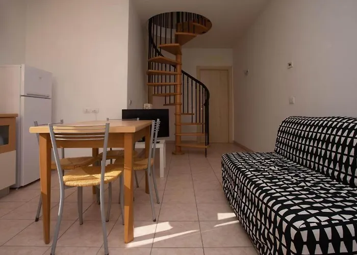 N032 - Numana, Trilocale Con Terrazzo Vicino Al Centro